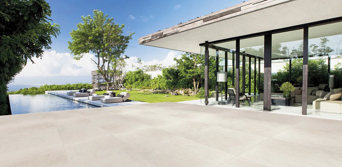 Leonardo Bone Matte in an outdoor space