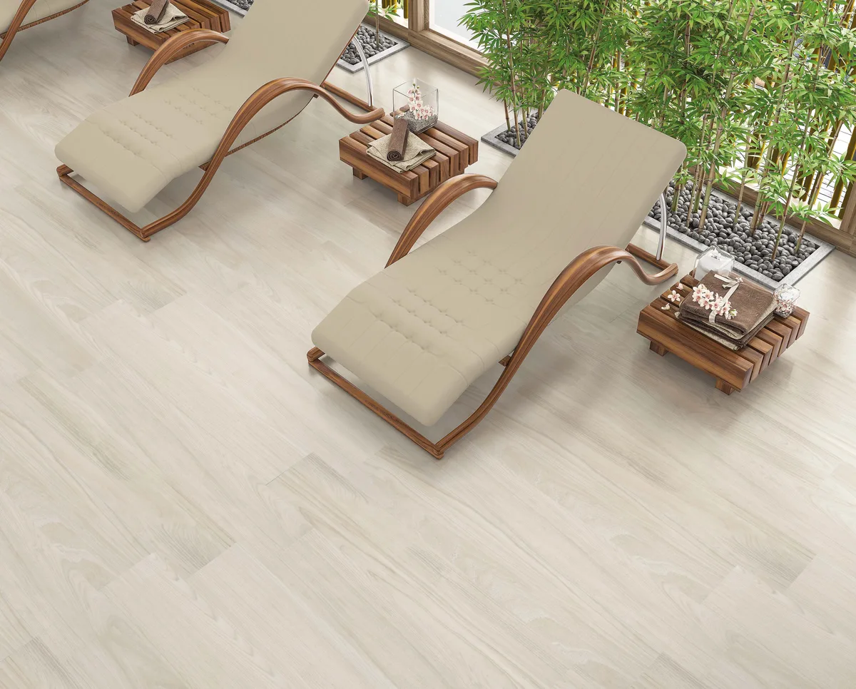 Namur Blanco in an outdoor space