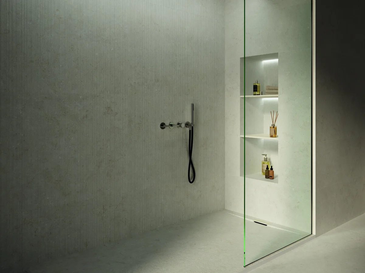 Decor Cronos Crema in a bathroom