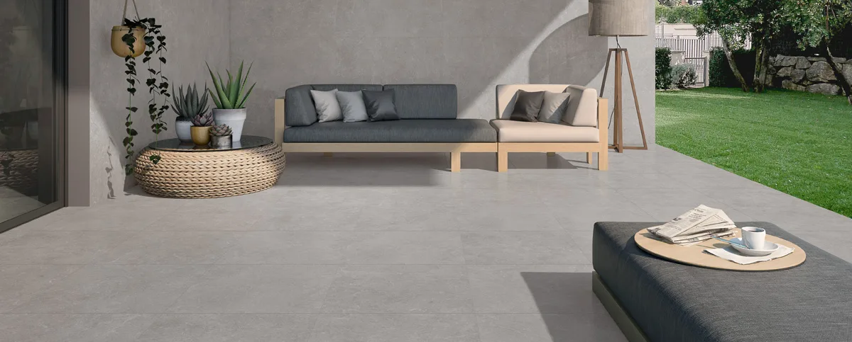 Start Light in an outdoor space