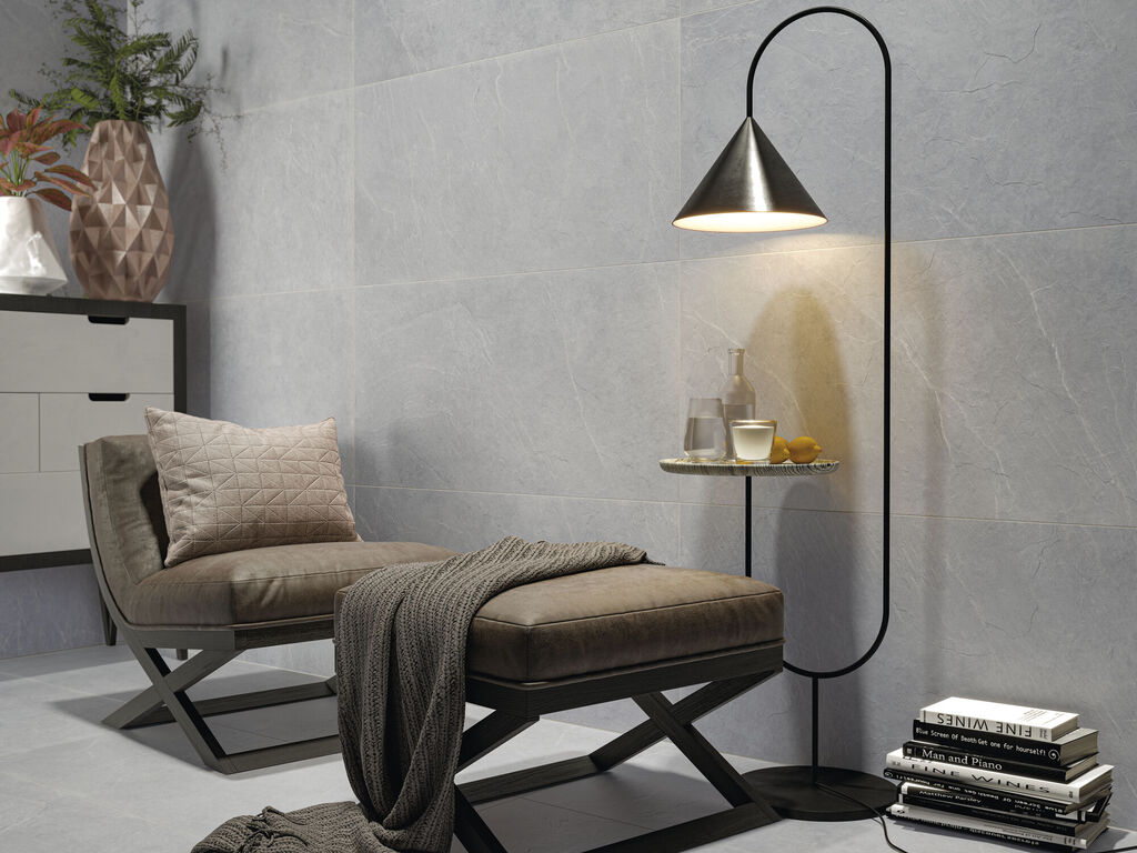 Statale Pearl in a living space