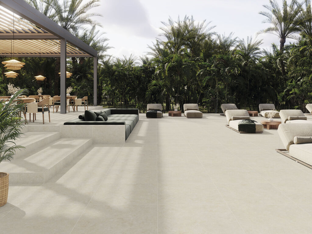 Decor Cronos Crema in an outdoor space